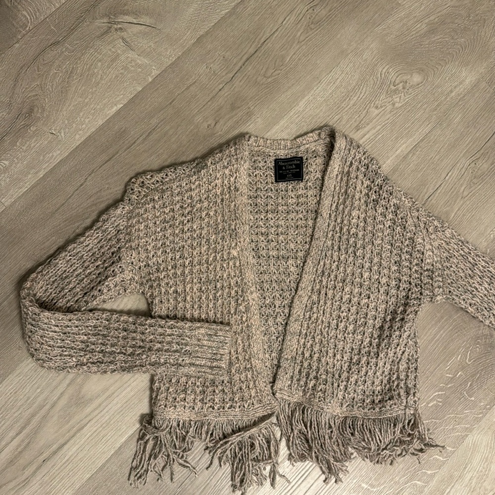 **NWT** Abercrombie & Fitch cropped fringe cardigan size xxs